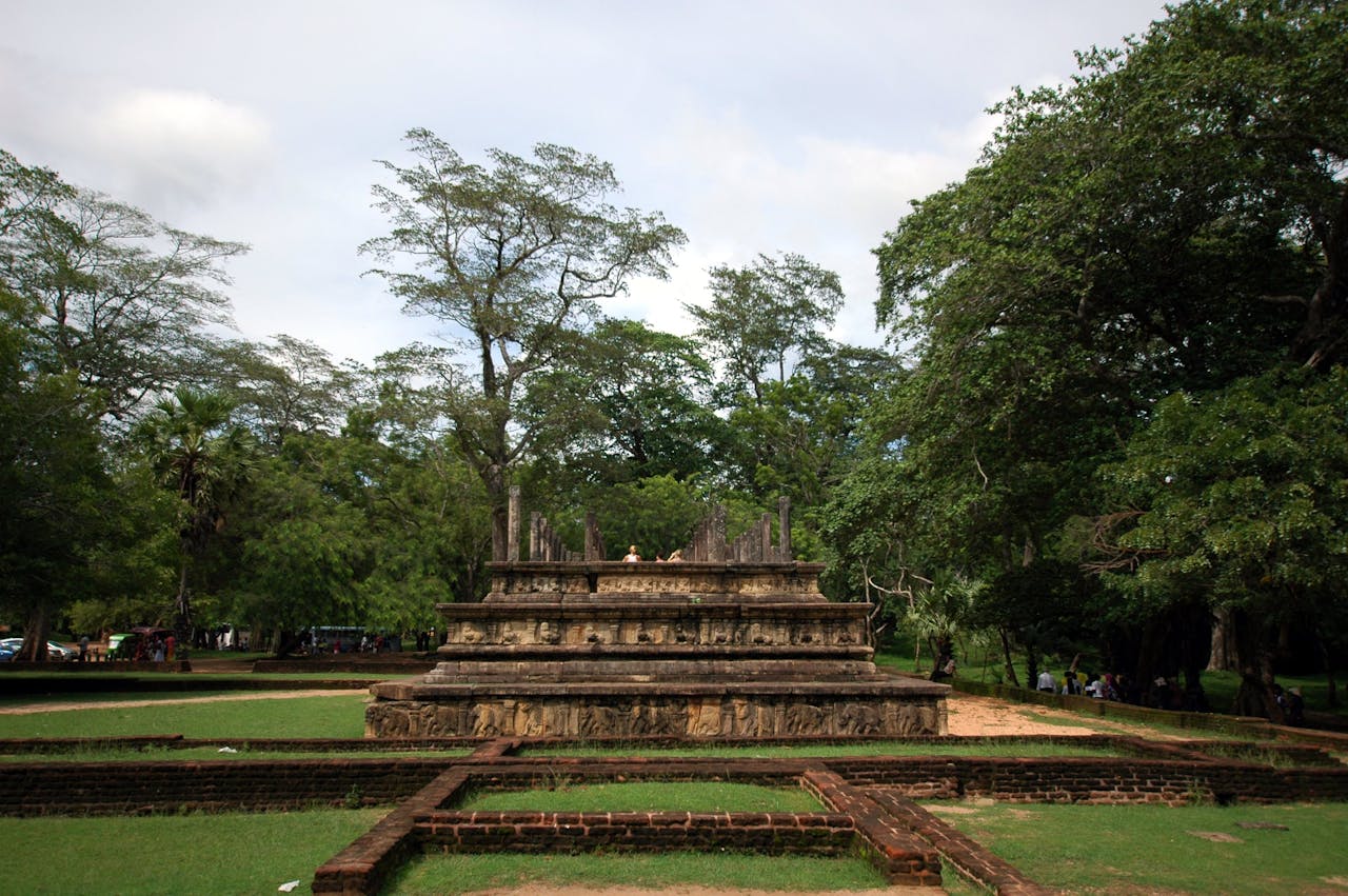 Sri Lanka Travel Guide – Beaches, Temples & Wildlife Wonders